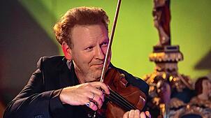 Der Geiger Daniel Hope beim Konzert in St. Katharina in Kaiserstuhl. Bild: Lera Furrer