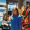 Özge Yüksel betreibt seit fünf Monaten das Modegeschäft Outlet Land Bodensee in der Karlstraße 30. Gegenüber, in der Karlstraße 39, wird ...