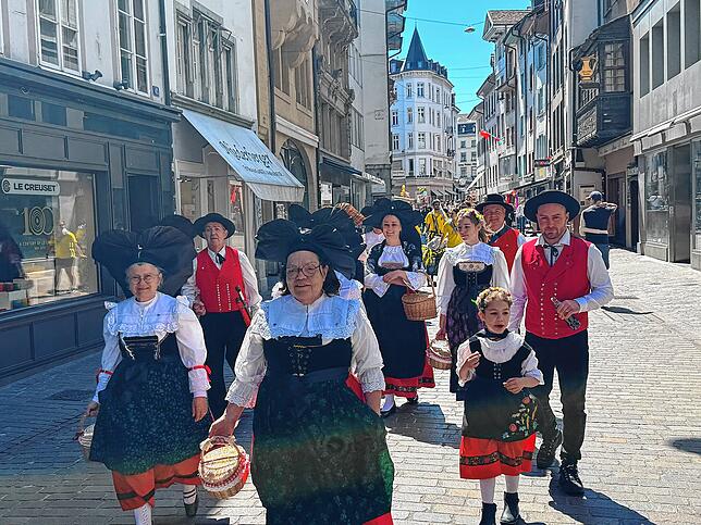 Ein Schweizer Brauchtumsgruppe.