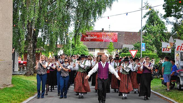 In diesem Jahr wird es keinen feierlichen Einzug der Musikkapellen auf das Mostfestgelände geben. Das 40. Mostfest des MV Ahausen muss ...