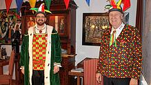 Fastnacht 2022 könnte kommen! Die Gerichtsnarren Markus Buhl (li.) im Großen Dienstanzug und Martin Bosch im Kleinen Dienstanzug wären ...