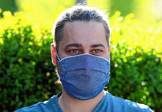 Bild 8: Maskenparade aus Friedrichshafen: Wir zeigen Häfler mit ihrem Mund- und Nasenschutz. Eine Portraitserie