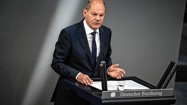 Bundeskanzler Olaf Scholz bei einer Regierungserklärung im Bundestag.
