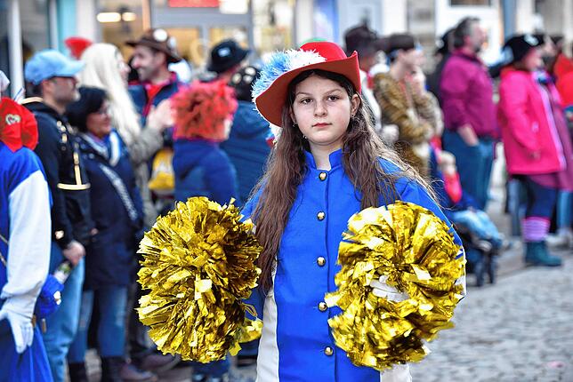 Bild 8: Fasnetmontag in Villingen: Bilder vom blau-weißen  Glonkiumzug