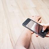 Hautprobleme abfotografieren und anhand der Fotos eine Diagnose stellen? Das nennt man Teledermatologie. Laut dem Anbieter OnlineDoctor ...