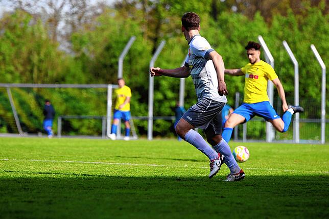 Bild 10: Die besten Bilder aus dem Verbandsliga-Abstiegsduell zwischen dem FC Singen und dem SV Stadelhofen