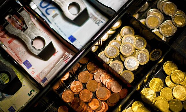 Bargeld: Kleben Corona-Viren dran?