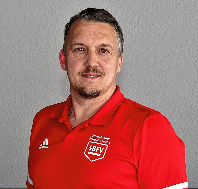 Ralf Brombacher (48), Obmann der Schiedsrichter im Südbadischen Fußballverband: „Hätte man mir 2019 gesagt, dass wir mit einem ...