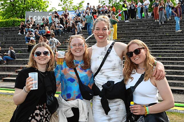 Bild 8: Gute Laune und ein volles Stadion beim zweiten Tag des Campus-Festivals 2023