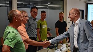 Treue der Verfassung, Gehorsam den Gesetzen, darauf hatte noch im Juli Bürgermeister Martin Ragg auch die Fraktion der Freien Wähler ...
