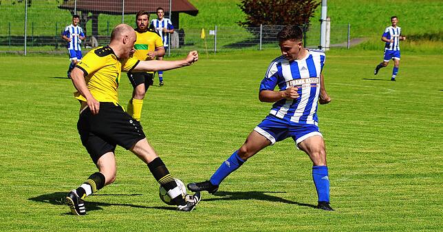 Bild 37: SV Karsau schießt sich mit 14:0 bei der Spvgg. Utzenfeld zum Titel &ndash; und wir haben Bilder!