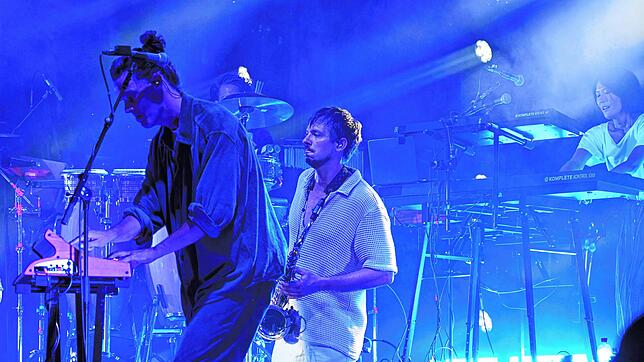 Bild 6: Alvaro Soler in Friedrichshafen: Konzert begeistert Besucher am Seeufer (Teil 2)