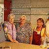 Sie könnten noch Verstärkung gebrauchen (von links): die Helferinnen Anna Klark, Waltraut Fünfgeld, Gabi Ahrens, Silvana Brus und Anja ...