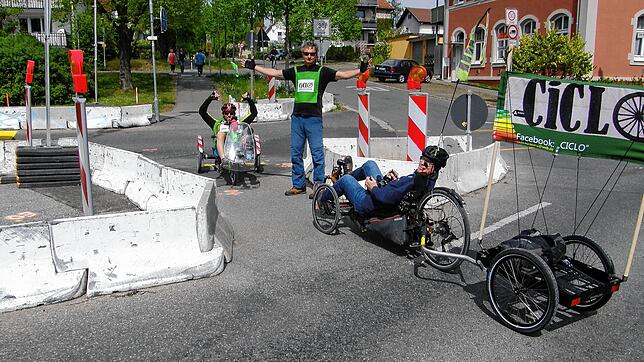 Radfahrer sollen künftig auf der Kreuzung beim Reichenauer Bahnhof keine Vorfahrt mehr haben. Sie sollen sich die Furt mit Fußgängern ...