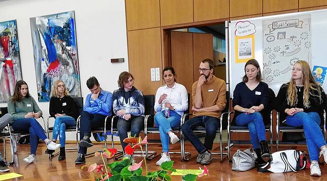 Die Jugendlichen überlegten bei der Projektschmiede, wie sie die Jugendbeteiligung gestalten wollen. Seither ist einiges in Gang gekommen.