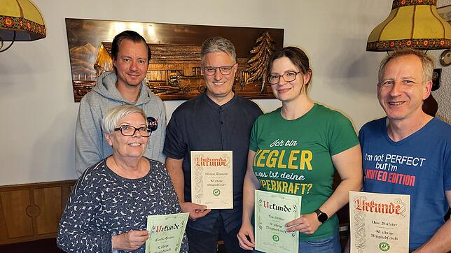 Ehrungen beim Kegelsportclub (KSC) Wehr-Öflingen (von links): Claudia Traichel, Timo Waclawczyk, Michael Thomann, Anja Möller und Uwe ...