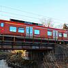 Die Eisenbahnbrücke in Friedrichshafen muss ebenso wie eine Brücke in Meckenbeuren erneuert werden. Die Südbahnstrecke ist daher 2026 ...