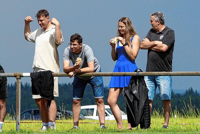 Bild 26: Der SV Denkingen ist Meister und steigt in die Landesliga auf. Wir waren mit der Kamera dabei!
