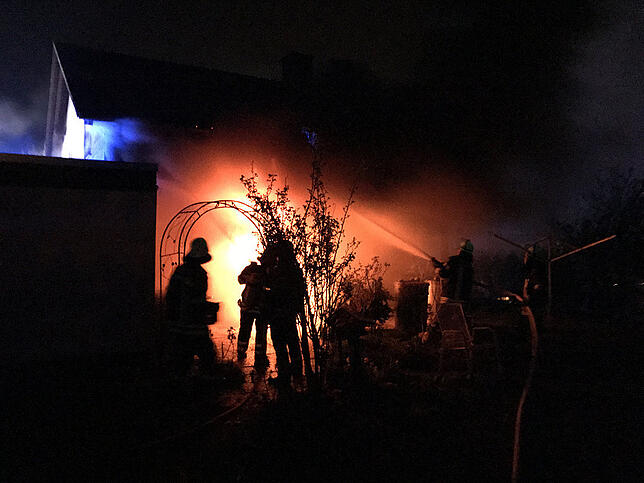 Am Montagabend um 21.33 Uhr wurde die Markdorfer Feuerwehr wegen eines Wohnungsbrandes in der Straße "Zum Burgstall" alarmiert.
