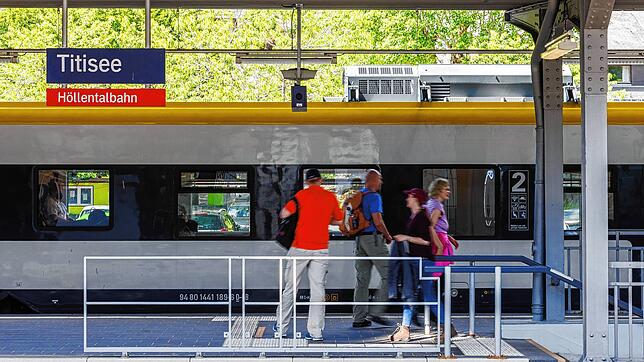 Der Bahnhof Titisee (Archivbild). Wegen eines Erdrutsches ist die Bahnstrecke zwischen Titisee und Seebrugg gesperrt worden