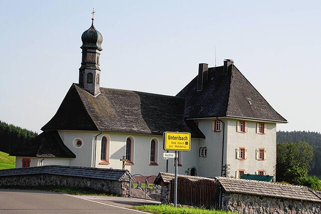 Die Katholische Kirche in Ibach.