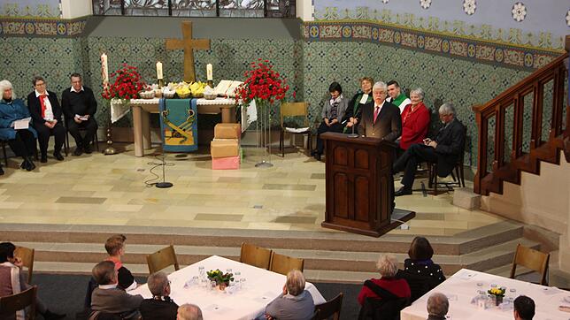 Gastprediger Holger Gohla spricht in der Vesperkirche über Einsamkeit und Begegnungen.