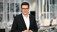 Michael Frick, Finanzvorstand (CFO) des Technologiekonzerns ZF, steht vor der ZF-Bilanzpressekonferenz im ZF Forum. Das Bild entstand im ...