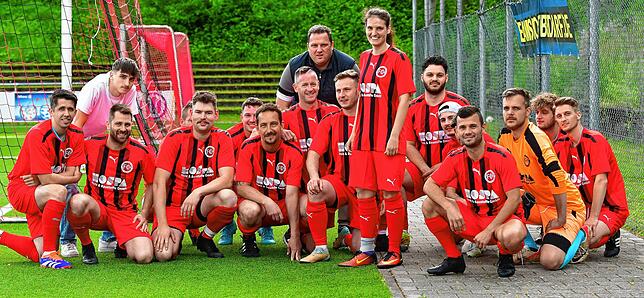 Bild 19: Mira Franzen spielt Fußball bei den Männern des FC 08 Bad Säckingen II – wir haben Fotos!