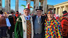 Bild : Fasnacht mal anders: Ein Woche früher als sonst und in Berlin! So war die Reise des Narrengerichts