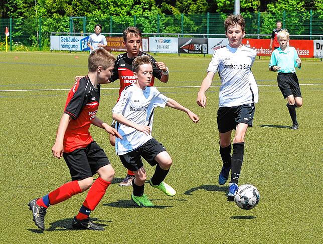 Trotz hoher Laufbereitschaft konnten die in weiß gekleideten Bonndorfer den SSC Donaueschingen nach Toren nicht gefährden.