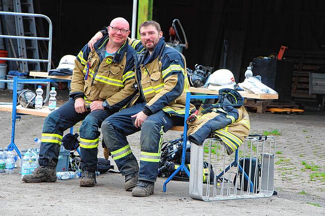 Bild 35: Scheune brennt: Bilder vom Großeinsatz der Feuerwehr in Bernau-Goldbach