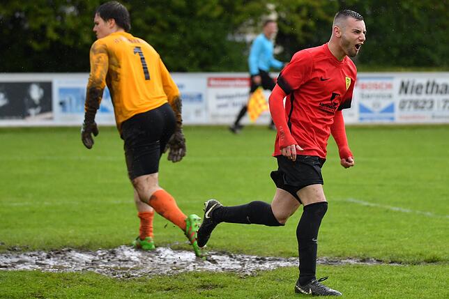 Bild 13: FSV Rheinfelden feiert Pflichtsieg gegen Schlusslicht FC Emmendingen – und wir haben die Bilder
