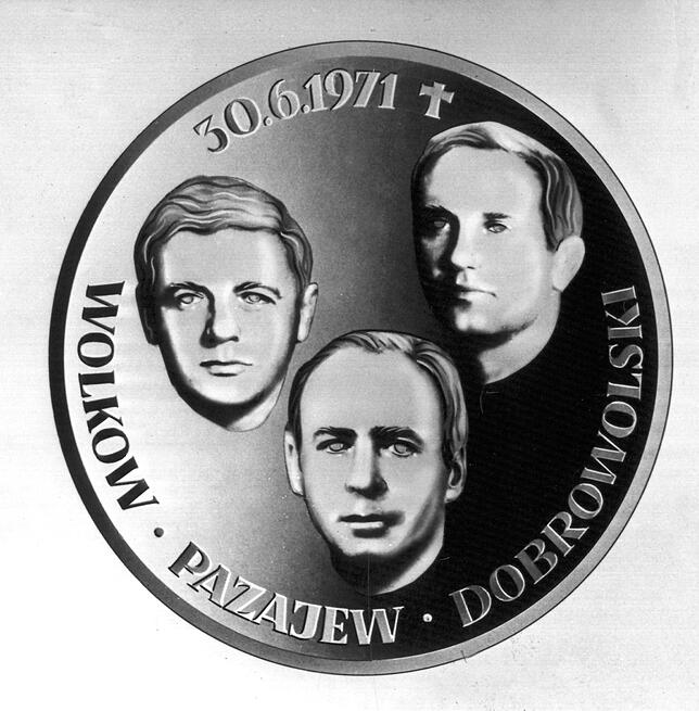 Gedenkmünze für Sojus-Besatzung ARCHIV - Der Entwurf einer Gedenkmedaille für die drei tödlich verunglückten Sojus 11-Kosmonauten Wladislaw Wolkow, Georgi Dobrowolski ...