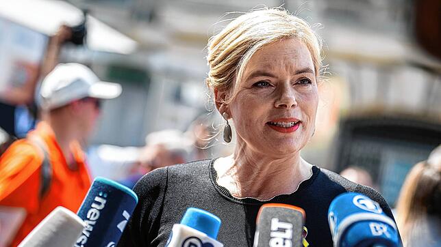 Bundestagspräsidentin Julia Klöckner legt ihr neues Amt politisch aus, das kann zum Problem werden.