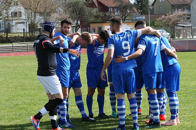Bild 1: Der FC Wehr besiegt den SV Weil II mit 2:1 – und wir haben die Bilder