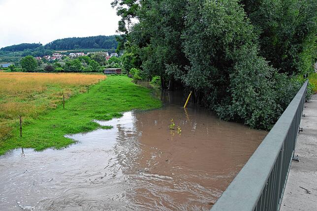 Bild 15: Bilder vom Hochwasser an der B313-Baustelle und bei Espasingen und Bodman