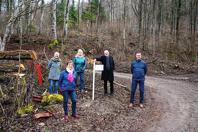 Der Schwarzwaldverein Stühlingen und die Stadtverwaltung Stühlingen freuen sich über den Abschluss des Projekts Beschilderungssystem. ...