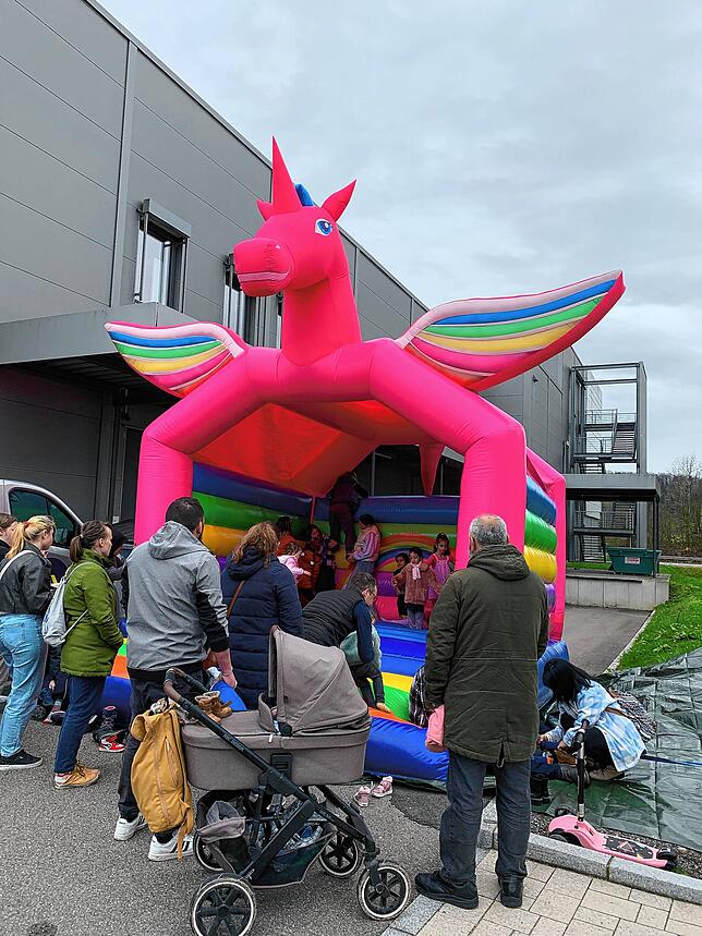 Auch im Riedpark wurde viel geboten, wie diese Hüpfburg.