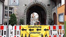 Das Untertor ist nun bis Freitag tagsüber gesperrt, abends ab 17 Uhr gibt es einen schmalen Durchgang. Das Restaurant im Untertor bleibt ...