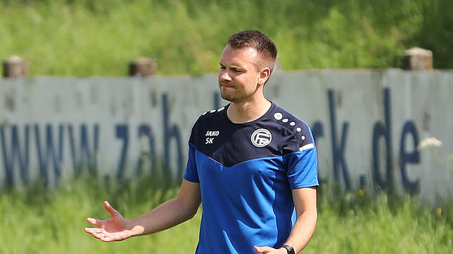 Steffen Kautzmann, Trainer des FC Radofzell, kann sich im Abstiegskampf über einen wichtigen, wenn auch knappen Sieg freuen. Seine ...