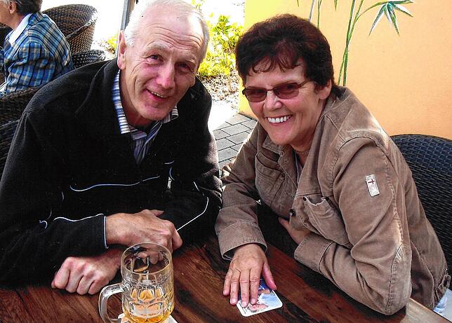 Blick ins Familienalbum: Otto und Jolande Schirmeister aus Sipplingen, ein Foto von 2009. Sie berichtet: „Mein Mann war auch ein ...