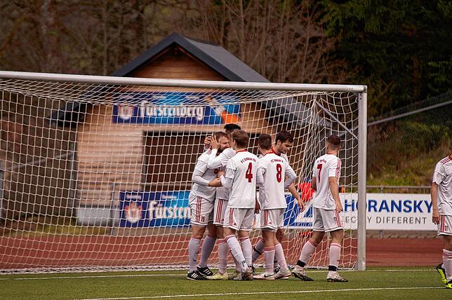 Bild 1: FC Schönau besiegt den FC Wallbach mit 2:1 &ndash; und wir haben Bilder!