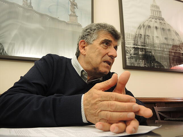 Pietro Bartolo, Arzt auf der italienischen Insel Lampedusa, spricht in einem Interview. Bartolo trat in Italien für die ...