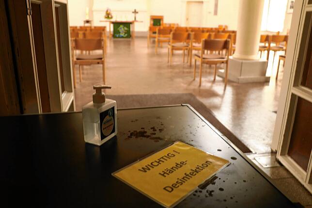 Im Zeichen der Hygienemaßnahmen: der Eingangsbereich der Christuskirche.