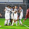 Ein früher Jubel in Villingen bei strömendem Regen: Nach nicht einmal sechs Minuten bejubeln die Schwarzwälder gegen den Offenburger FV ...