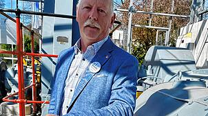Stefan Fehrenbach (60) öffnet Schülern Wege zur Technik.