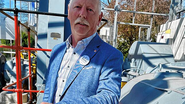 Stefan Fehrenbach (60) öffnet Schülern Wege zur Technik.