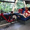 Mit dem Rad in die Bahn: So kam SÜDKURIER-Lokalchefin Kerstin Mommsen ganz entspannt zum Geschäftstermin nach Überlingen und umfuhr den ...