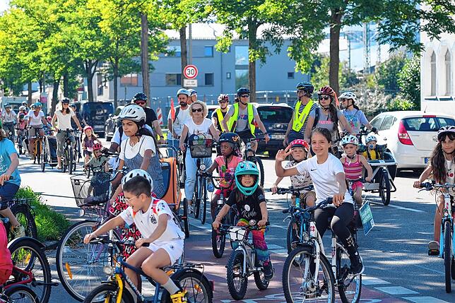Bild 19: Bilder von der Fahrraddemo in Friedrichshafen