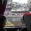 Auf einem Video, das die Redaktion Waldshut erreichte, sind aus einem Bus heraus zerstörte Gebäude in der Stadt Urfa (Türkei) zu erkennen.